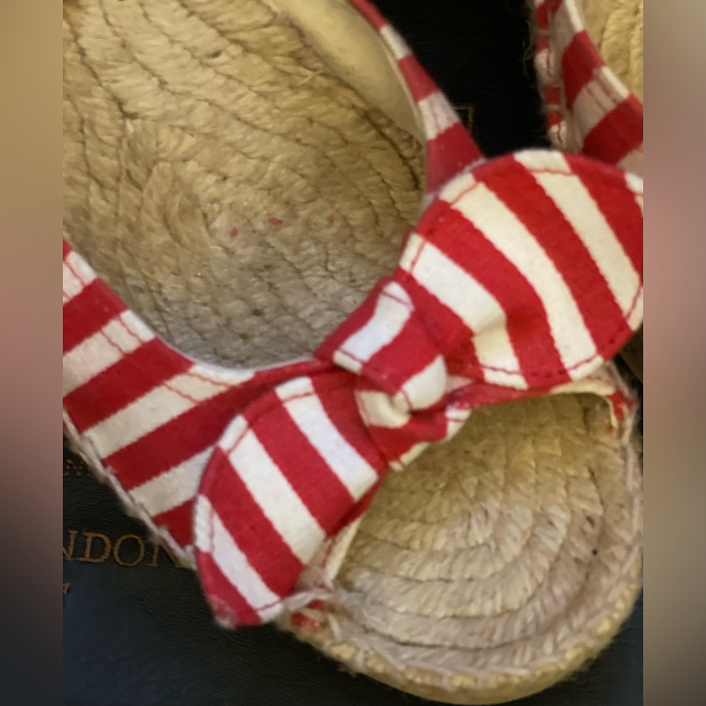 Nine West Striped Espadrille Sandals with Bow. EUC
